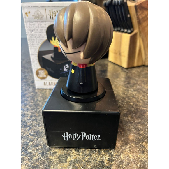 New Harry Potter Battery Operated Alarm Clock - Picture 3 of 8